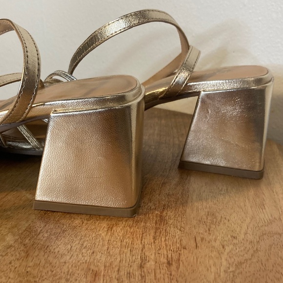 seychelles: banks metallic heel